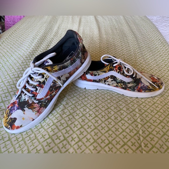 Vans ISO 1.5 Cuban Floral Sneakers 7.5